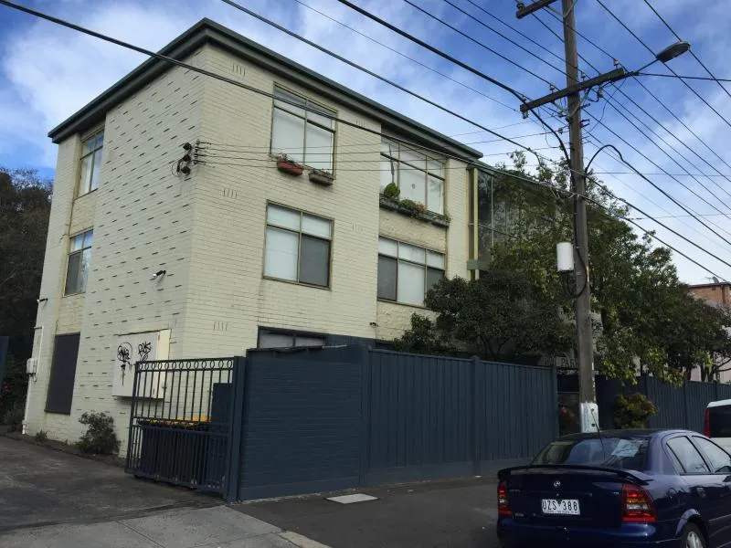 IMPRESSIVE 2 BEDROOM APARTMENT