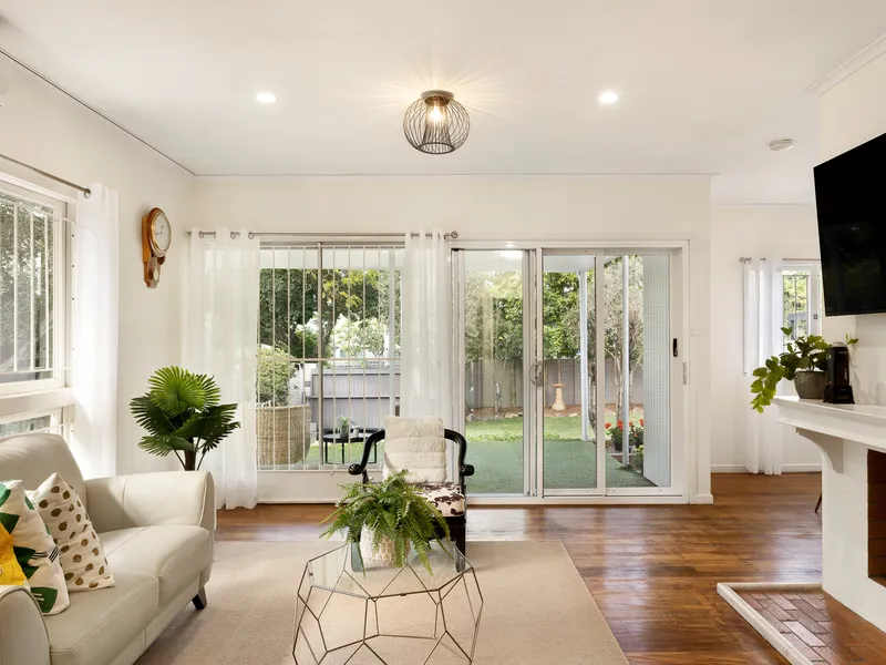 The perfect NE aspect light-filled home in a family friendly location