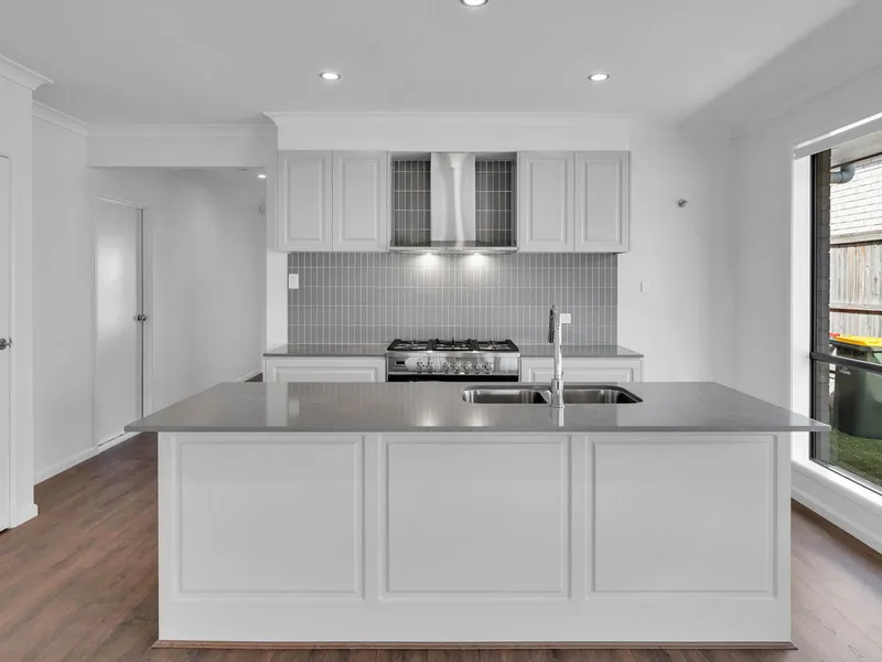 Hamptons Inspired - Stunning Kitchen - Ducted Air Conditioning