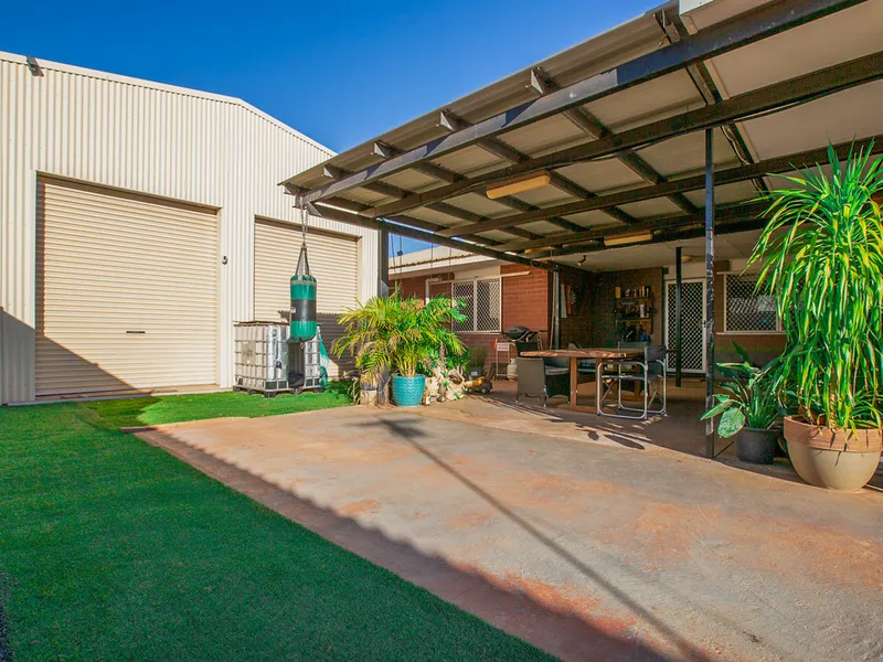 HUGE, MASSIVE, SUPER BIG & EQUALLY IMPRESSIVE Workshop / Shed WITH FOUR DOOR ACCESS!
