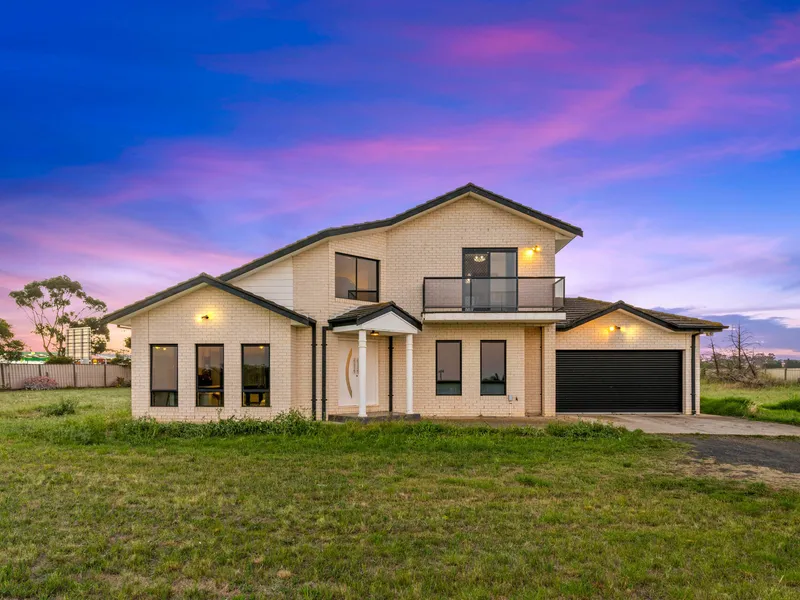 1.4 Acres of Tranquillity, lifestyle and Potential. 