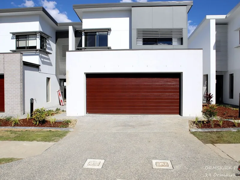 Fully furnished double garage (NBN inculded)