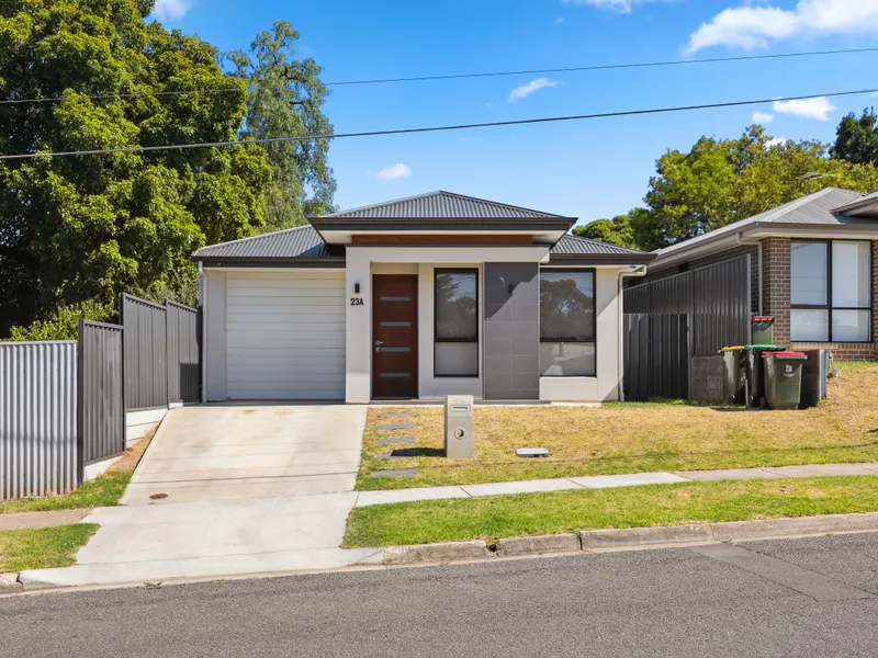 STUNNING THREE BEDROOM HOME IN PERFECT POSITION!