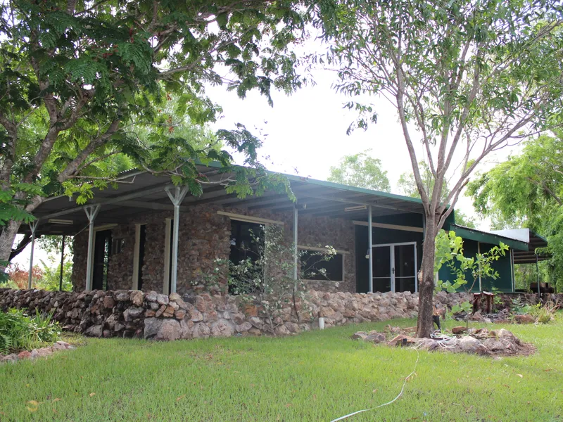 TWO RESIDENCES ON 20 ACRES NEAR ADELAIDE RIVER TOWNSHIP