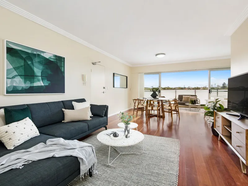 Modern north facing beauty with sensational city views