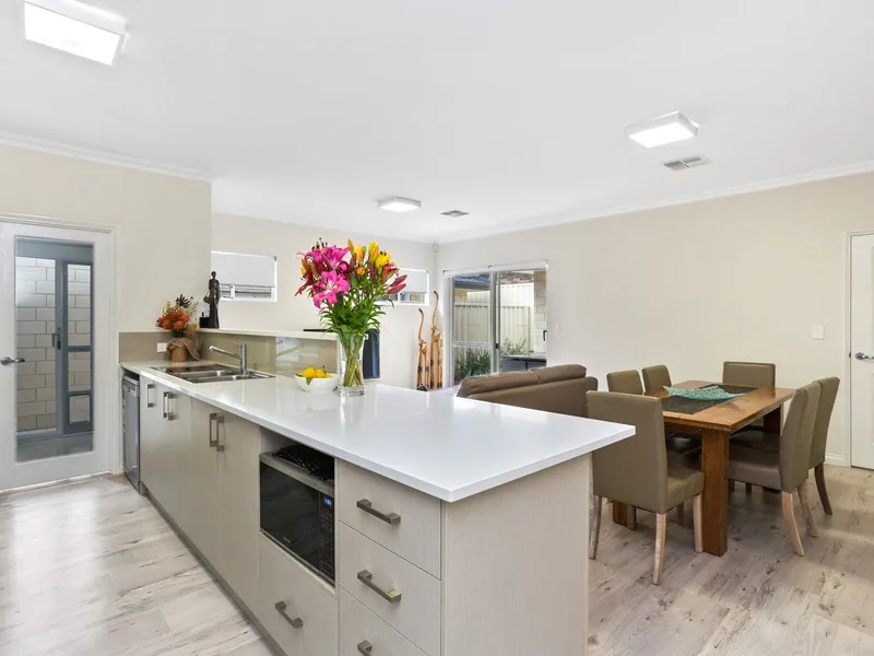 Perfect home close to Phoenix Shopping Centre