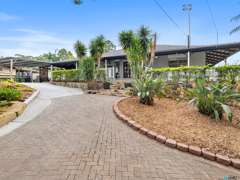 Huge Block, Massive Truckport, Renovated Home!