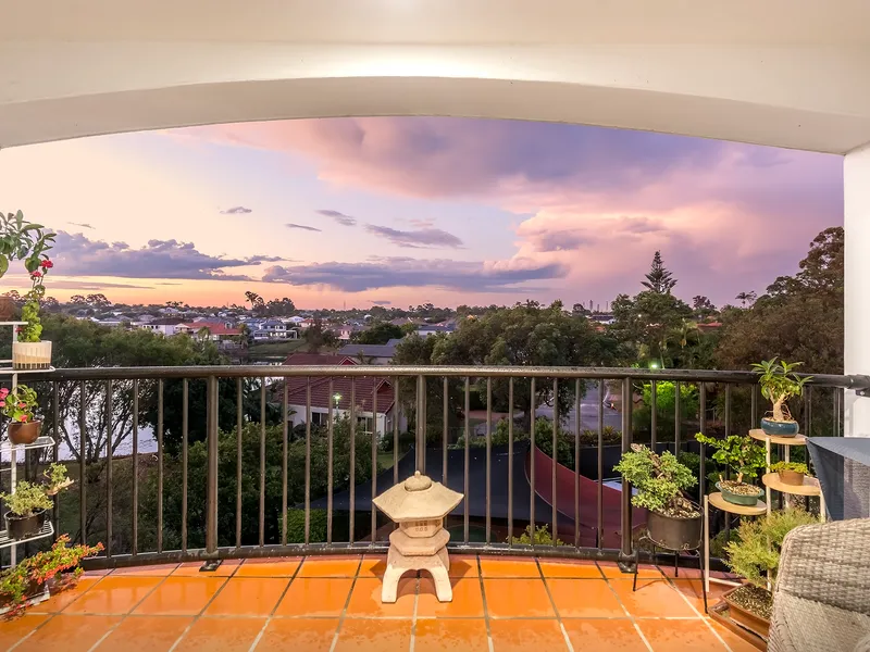 North Facing Views Over Robina Lakes