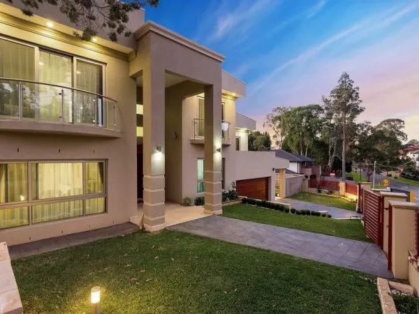 Modern immaculate design Full Brick House