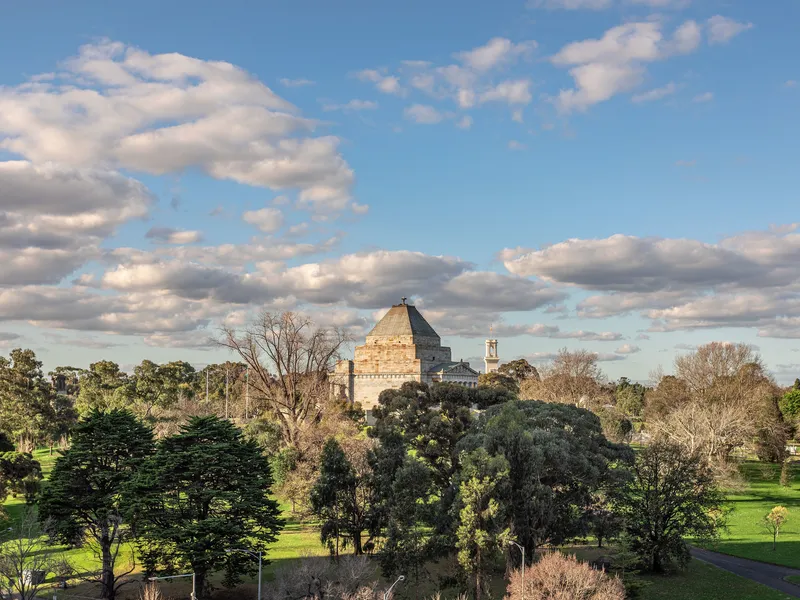 Sensational Views of the Botanic Gardens and Shrine