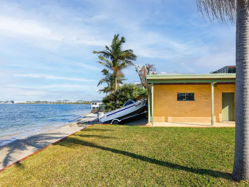 Beachfront Lifestyle with Amazing Views
