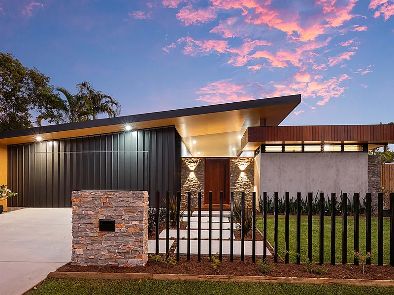 Master-Crafted Contemporary Grandeur