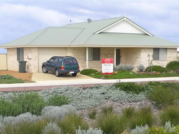 SOLID DOUBLE BRICK HOME