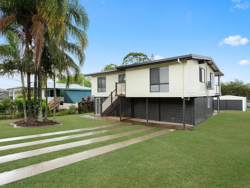 High and Dry, High Set Home with HUUUGE LAND!