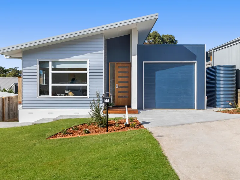 Contemporary and Classically Coastal