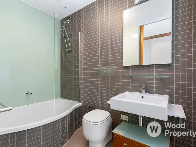 One Bedroom Apartment on Fitzroy Street!