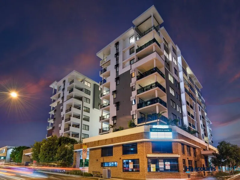 LIFESTYLE, LOCATION & VIEWS!!!