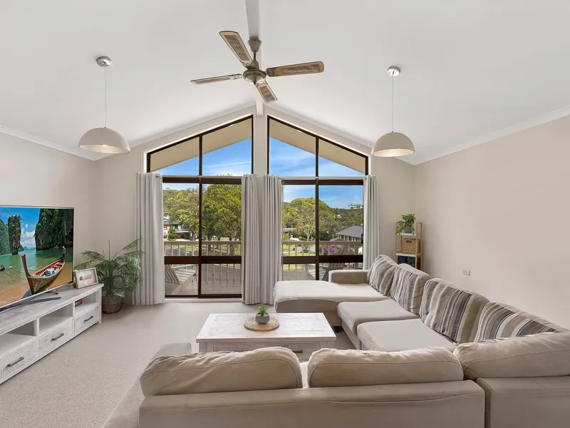 Spacious Family Home With A Superb Coastal Lifestyle Location