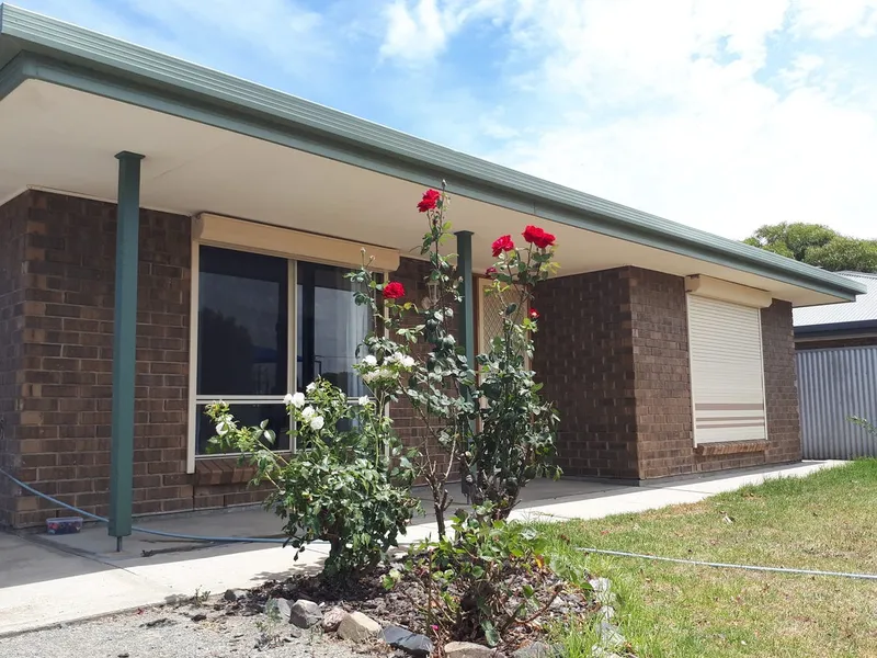 3-bedroom home on huge block in Port Elliot!