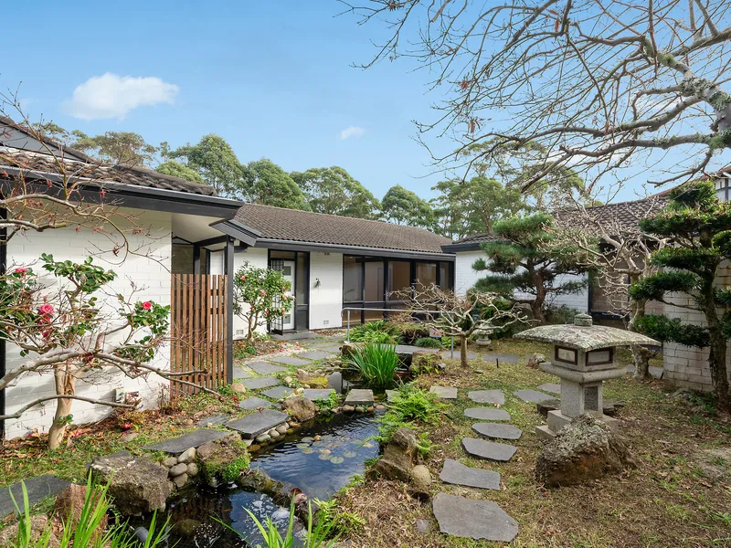 Tranquil family residence backing onto a reserve