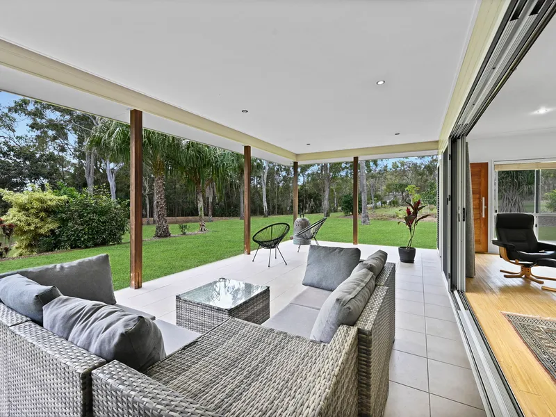 PICTURE PERFECT ACERAGE!!