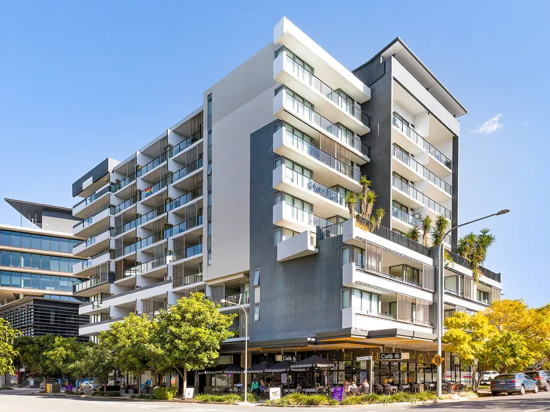 Stylish Modern Unit in Prime Location!