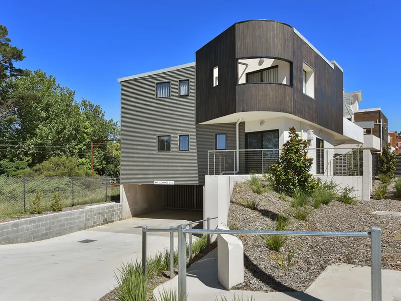 New Apartment close to Amenities and Transport