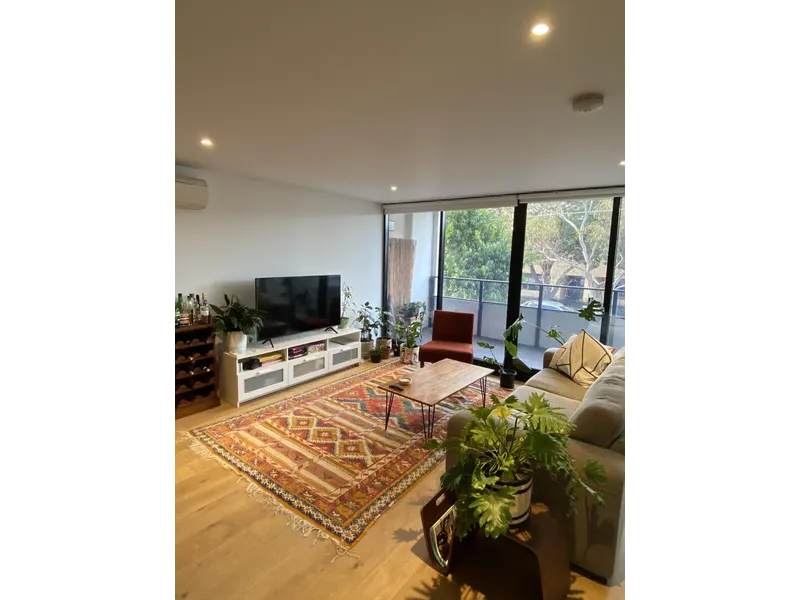 Spacious, bright north-facing 2BR apartment in Ettaro complex