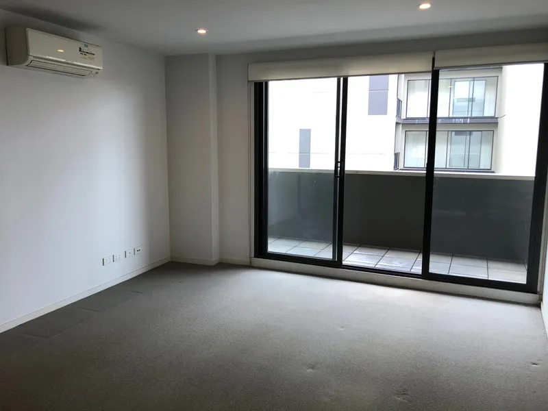 Modern 1 bedroom apartment with beautiful views - PRICE REDUCED!
