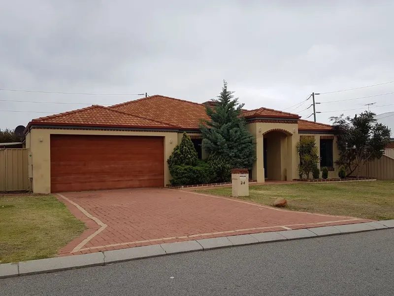 Large 4 Bed Home close to schools