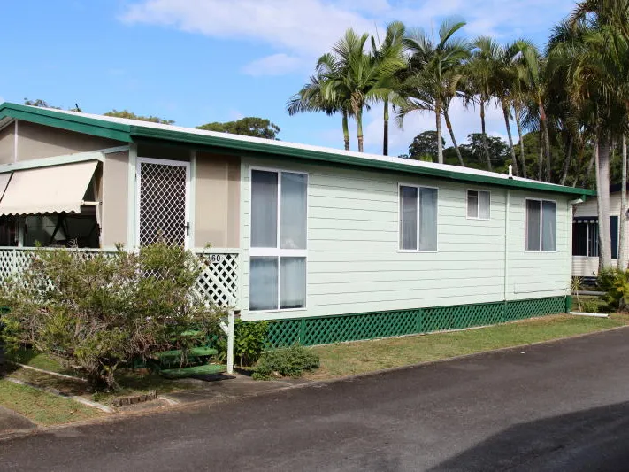Rare opportunity to purchase an affordable 2 bedroom plus study manufactured home located on a unique block.