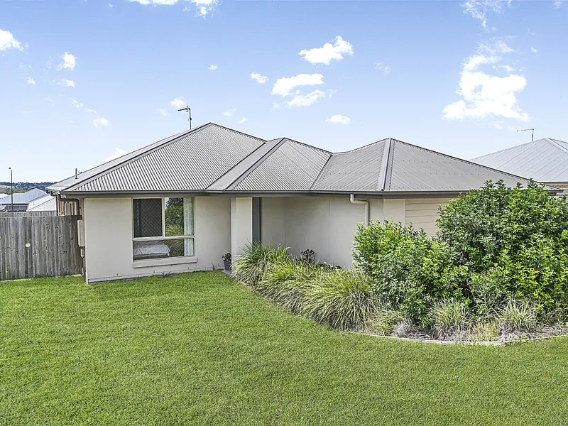 Must sell - Modern, spacious and conveniently located!