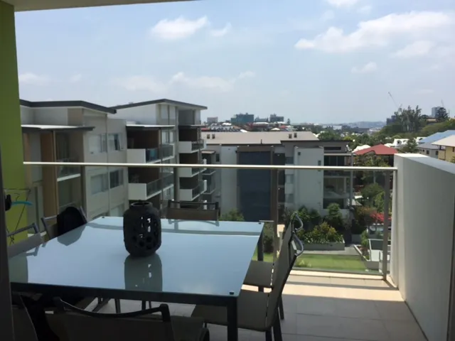 Modern Two Bedroom Two Bathroom Apartment With Lovely Balcony Facing Out To Gardens- Family Friendly - Fully Furnished