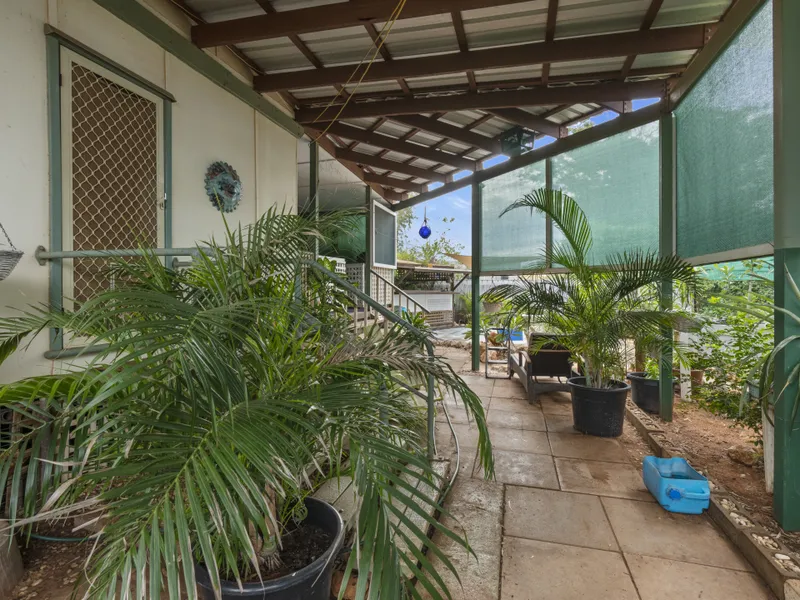 3 x 1 Close To Town!