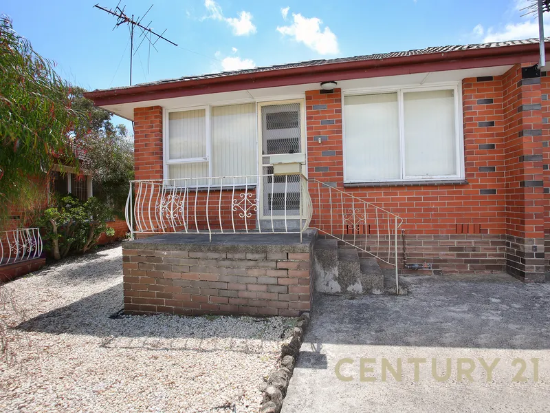1 BEDROOM IN THE HEART OF NOBLE PARK 