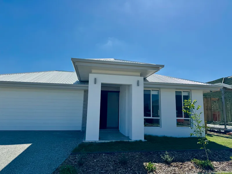 Exquisite Family Home with Parkside Bliss in White Rock - Available from 2/2/24!