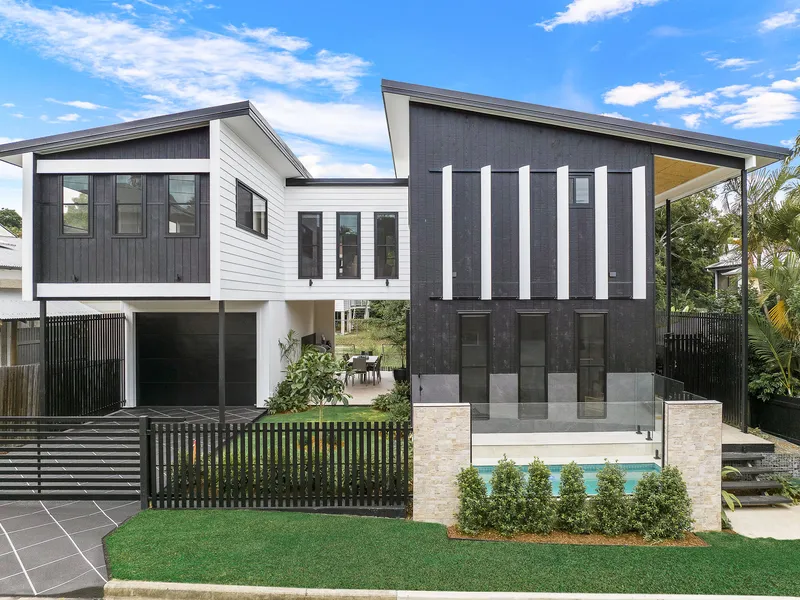 BRAND NEW CONTEMPORARY HOME - QUEENSLAND LIVING AT ITS FINEST!