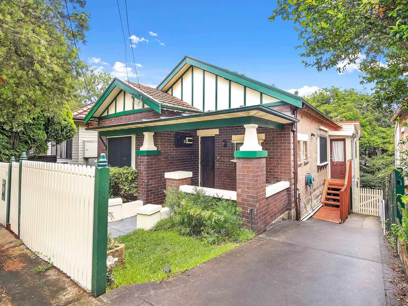 5 bedroom Extra Large Brick Home great opportunity in Kogarah!