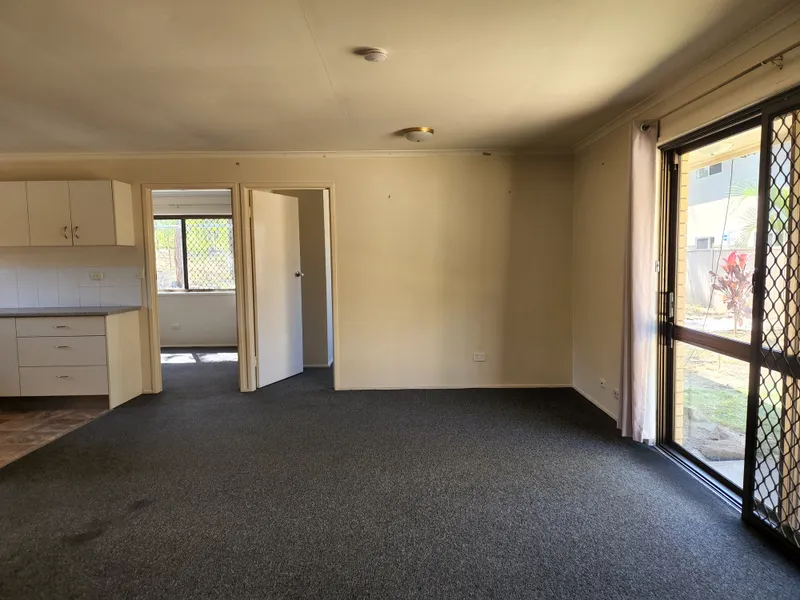 2 BEDROOM DUPLEX GREAT LOCATION