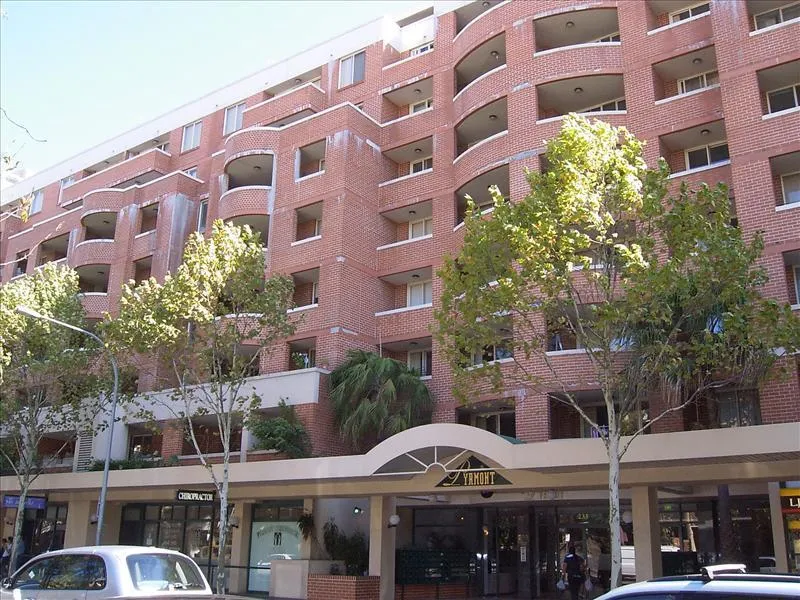 SPACIOUS APARTMENT IN SOUGHT AFTER LOCATION