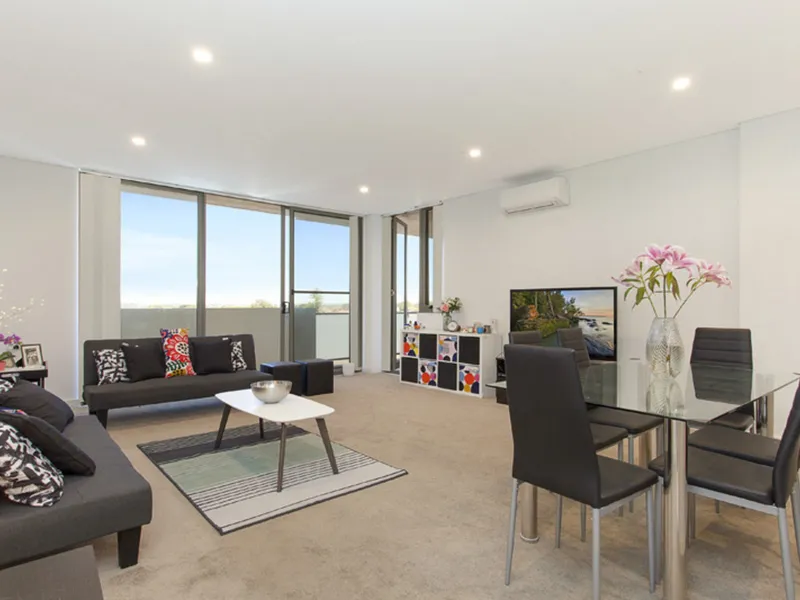 Peaceful Setting With District Views, Totalling 117sqm approx