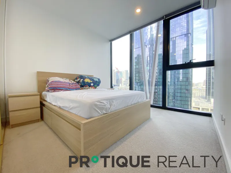 AVANT Furnished TWO-BEDROOM APARTMENT IN CENTRAL MELBOURNE CBD - READY TO MOVE IN NOW!