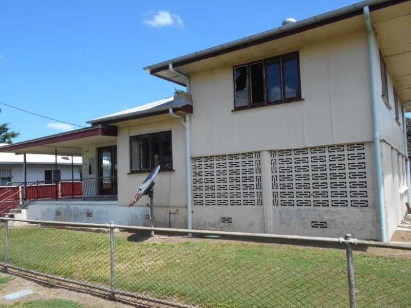 SPLIT LEVEL HOME FOR THE HANDYPERSON !