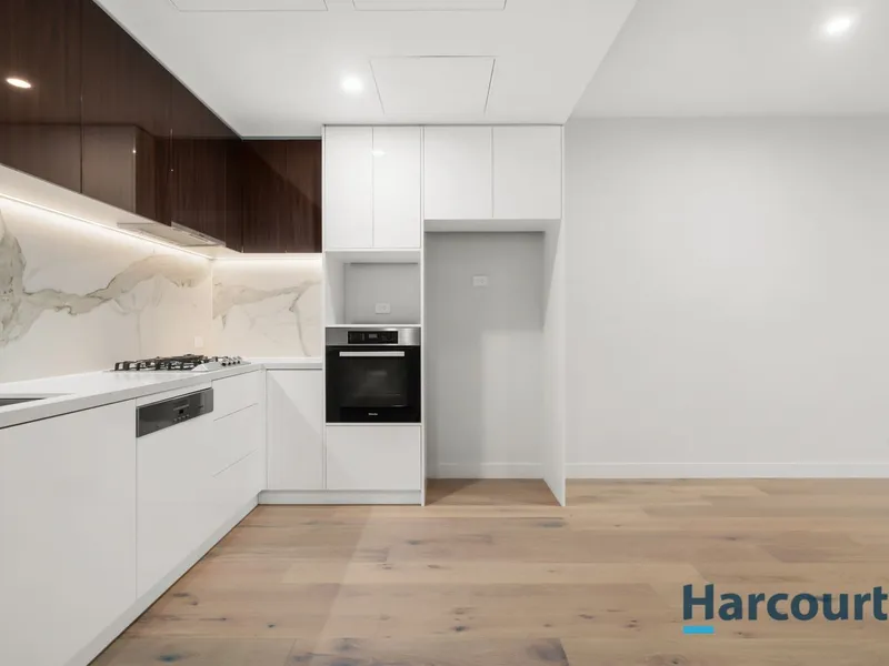 Cosmopolitan Al fresco Living for all Seasons zoned for EDSC