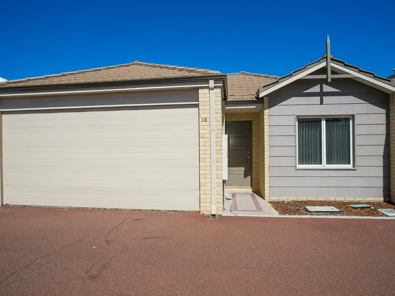 Modern Home, Well Presented with Double Car Garage!