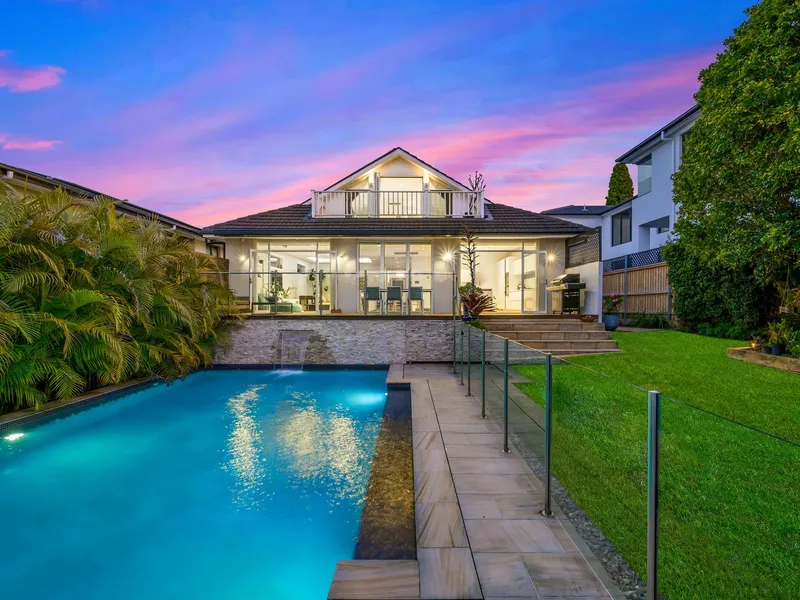 Modern and move-in ready in prime family area