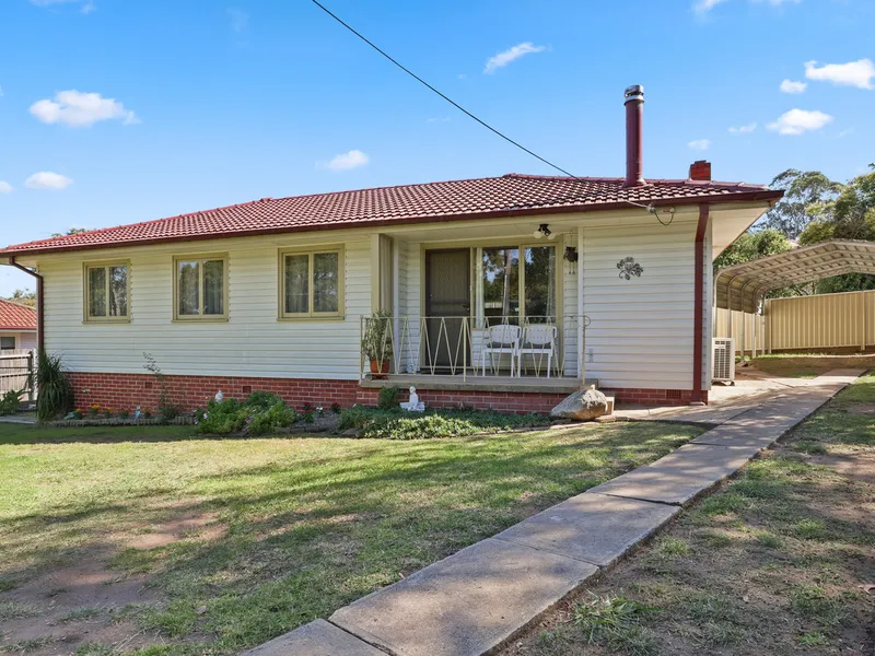 QUIET CUL-DE-SAC POSITION