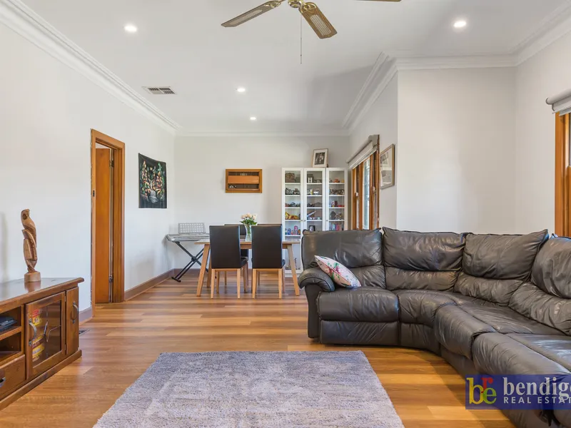 IMPRESSIVE HOME IN POPULAR GOLDEN SQUARE