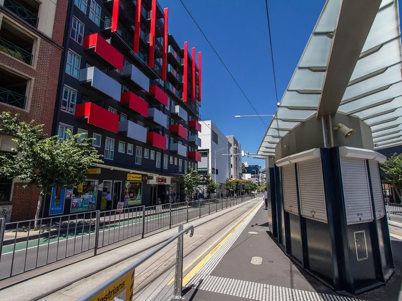 FULLY FURNISHED STUDIO CLOSE TO MELBOURNE UNIVERSITY AND RMIT