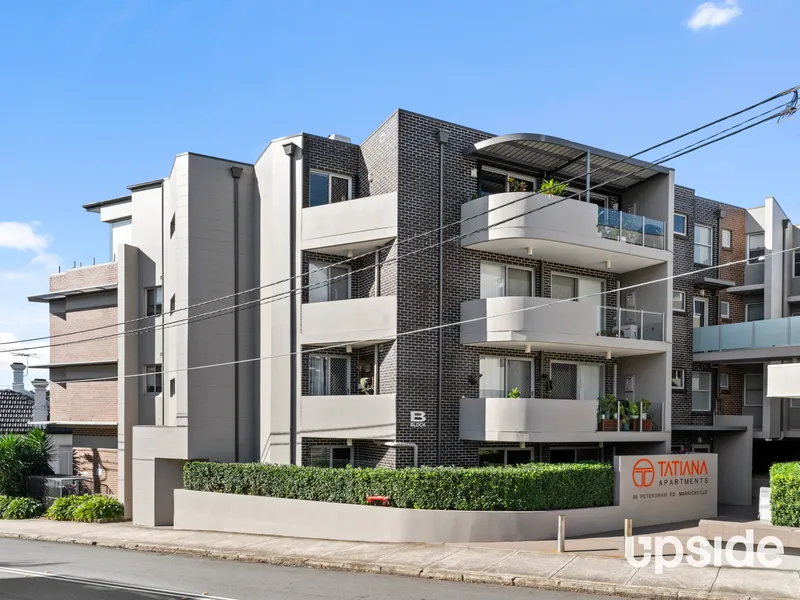 1-Bedroom Apartment With Stunning City Views!